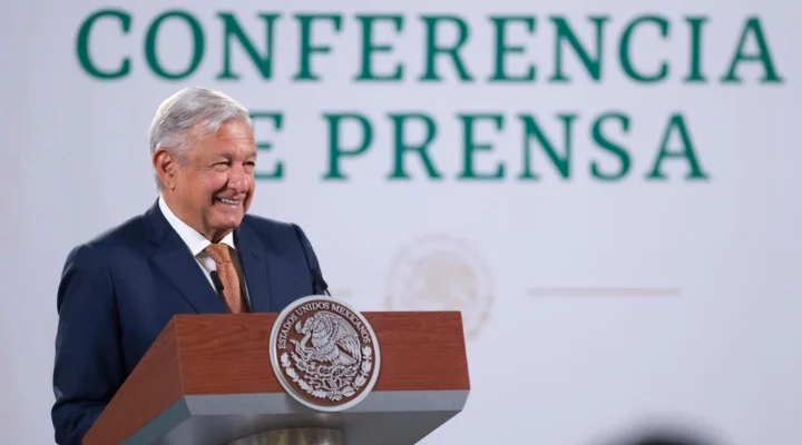 INE sanciona a AMLO; ordena retirar video de mañanera por infringir veda electoral