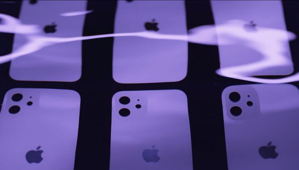 Apple lanza iPhone púrpura y usuarios quedan enamorados (VIDEO)