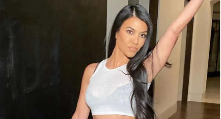 Kourtney Kardashian desafía censura de Instagram con arriesgado bikini