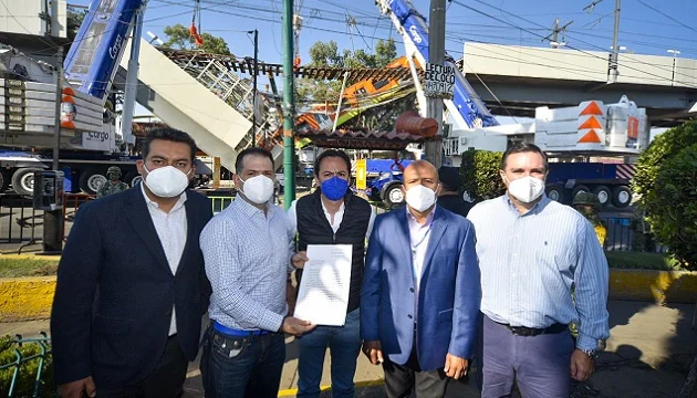 Panistas aprovechan tragedia en Línea 12 del Metro para hacer campaña y redes explotan