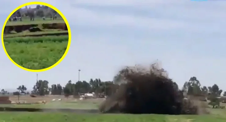 VIDEO inédito del momento en que creció el socavón en Puebla: casi se devora a los mirones