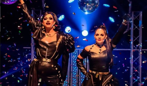 Se lanzan contra Tatiana por cantar y bailar con Velvetine, artista drag queen