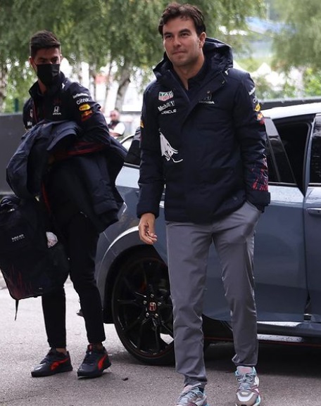 Se queda con Red Bull: Checo Pérez renueva contrato con la escudería para 2022