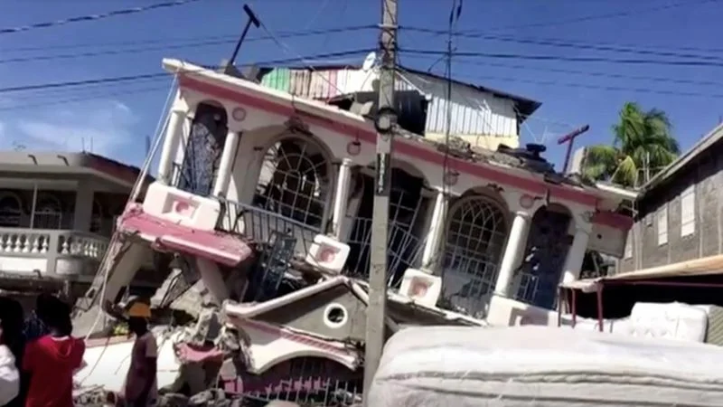 Parte del mar comienza a ingresar a Haití, tras el impactante terremoto de 7.2