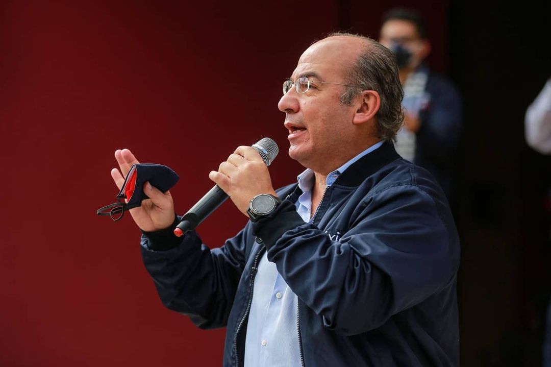 'Ya no puedes robar': tunden a Felipe Calderón por tuit sobre el Fonden