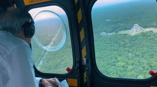 AMLO supervisa obras del Tren Maya desde las alturas