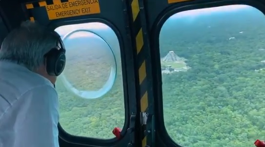 AMLO supervisa obras del Tren Maya desde las alturas