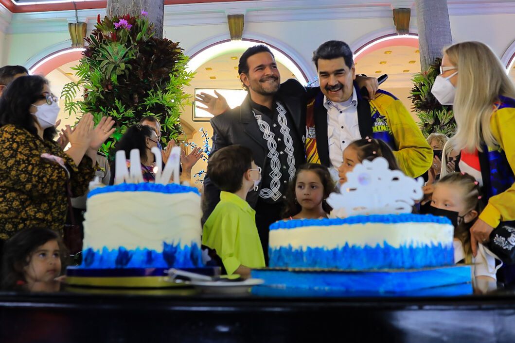 Pablo Montero se hace viral por cantar ‘El Rey’ a Nicolás Maduro por su cumpleaños
