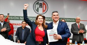 Alejandro Moreno busca reelección como líder del PRI