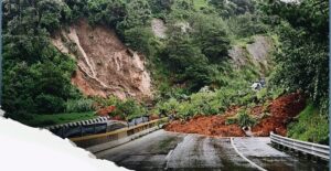 SICT informa de los daños en carreteras de Guerrero, Michoacán, Edomex y Oaxaca