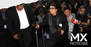 Clara Brugada acude al funeral de sus colaboradores asesinados