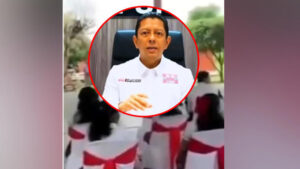Alumna exhibe a sus maestros durante su graduación (VIDEO)