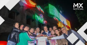 Encabeza Pepe Chedraui encendido de iluminación por Fiestas Patrias en Puebla
