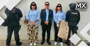 Detienen a gerente y empleadas de agencia de autos en Tlalnepantla por fraude; los detectaron en auditoría