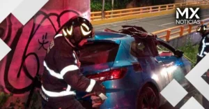 Mueren padre e hijo tras impactarse contra pilar del Periférico en Magdalena Contreras