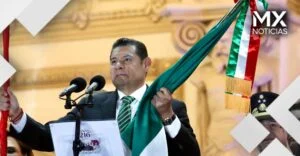 Armenta reconoce a heroínas de la Independencia y a madres buscadoras durante el Grito en Puebla