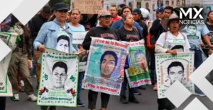 Vinculan a funeraria y Semefo con desaparición de estudiantes de Ayotzinapa; hay 7 detenidos