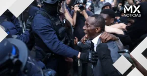 Francia: Alcalde de Saint-Denis se interpone a represión de estudiantes