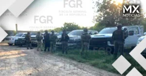 FGR asegura autos bilndados, cartuchos y cargadores en Guasave, Sinaloa