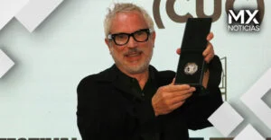 Alfonso Cuarón recibió la Medalla Filmoteca UNAM en el Festival de Cine de Morelia