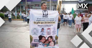 Trabajadores del IMSS bloquean la México-Pachuca