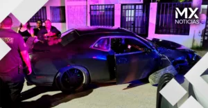 Conductor ebrio provoca choque múltiple en Torreón, huye sin una rueda y es capturado